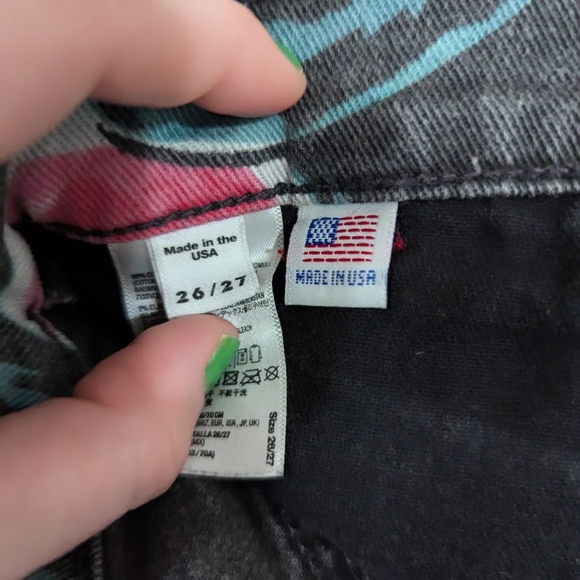 Shorts - Picture 4 of 4